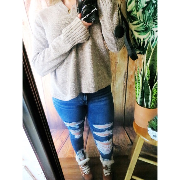 Vintage Sweaters - Vintage cozy henley knit sweater 🌿